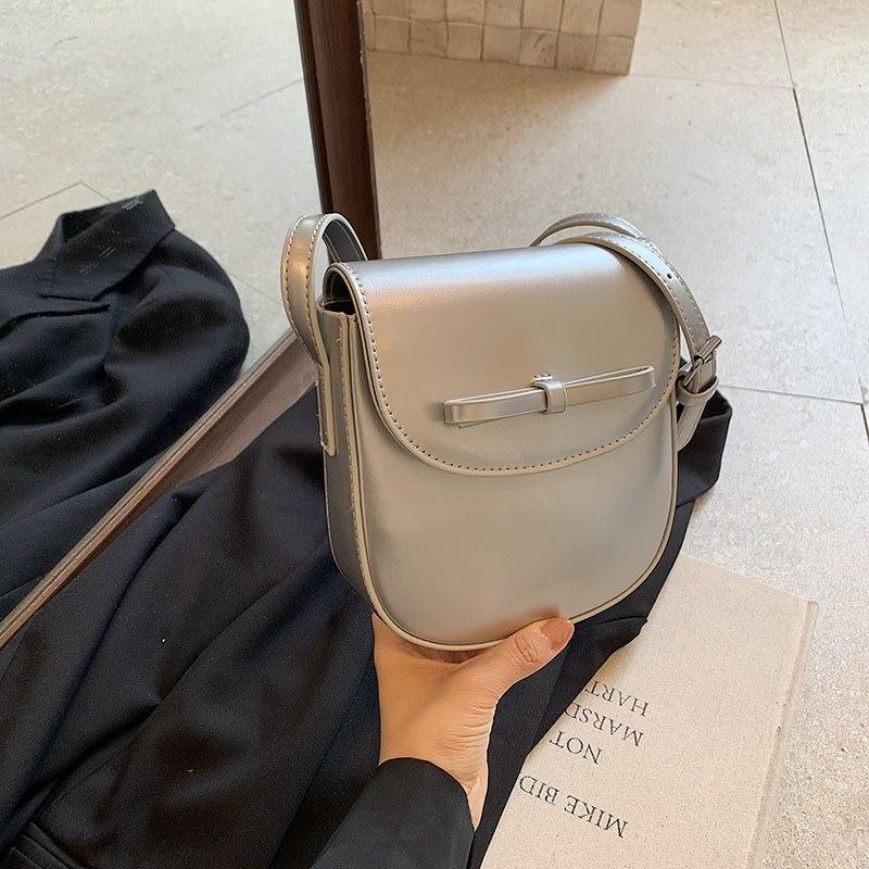 

Elegant Red Small Crossbody Bag For Women Perfect For Summer Fashion Trends And Everyday Use срібний