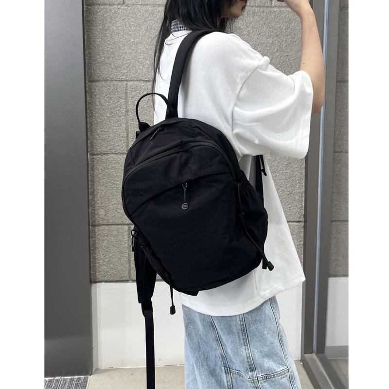 Men's and Women's Backpack Simple Commuting and Travel Bag with Large Capacity