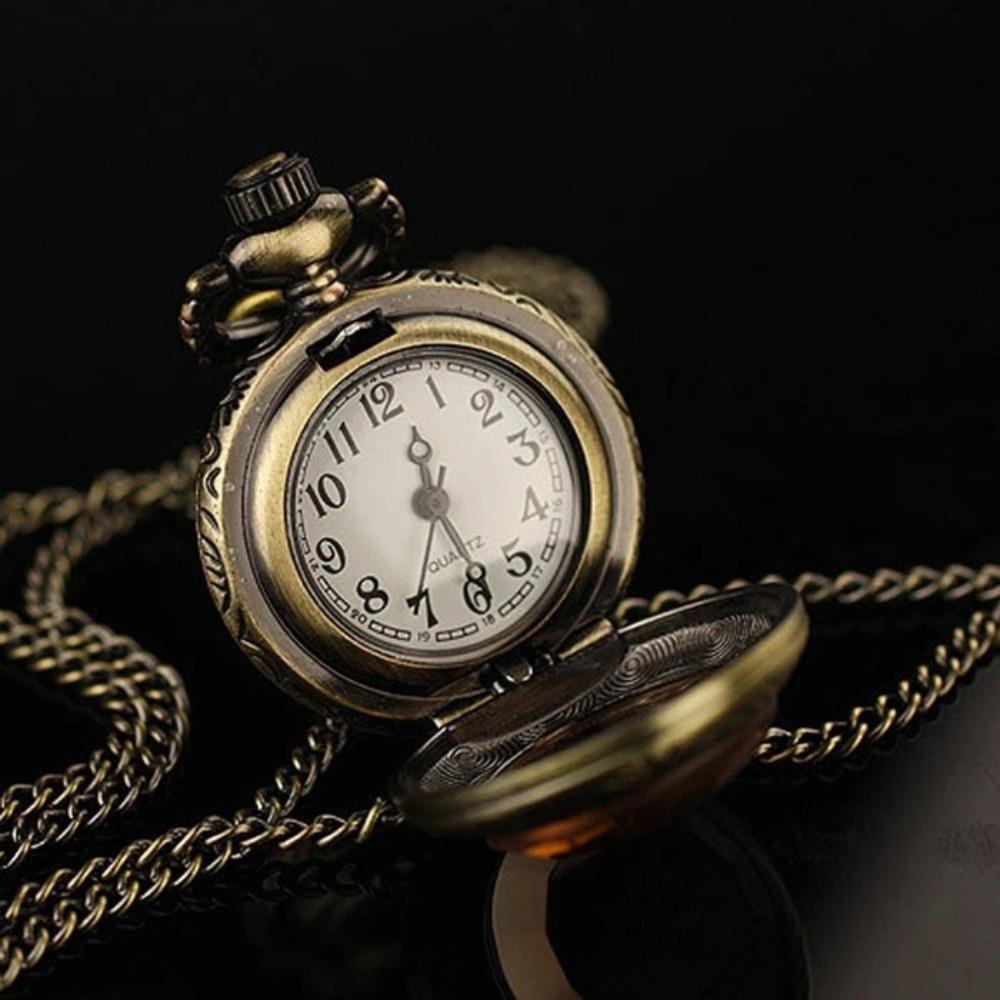 Creative Retro Flip Pocket Watch Personalized Three-dimensional Engraved Vintage Necklace Watch for Boys and Girls Commemorative Quartz Watch