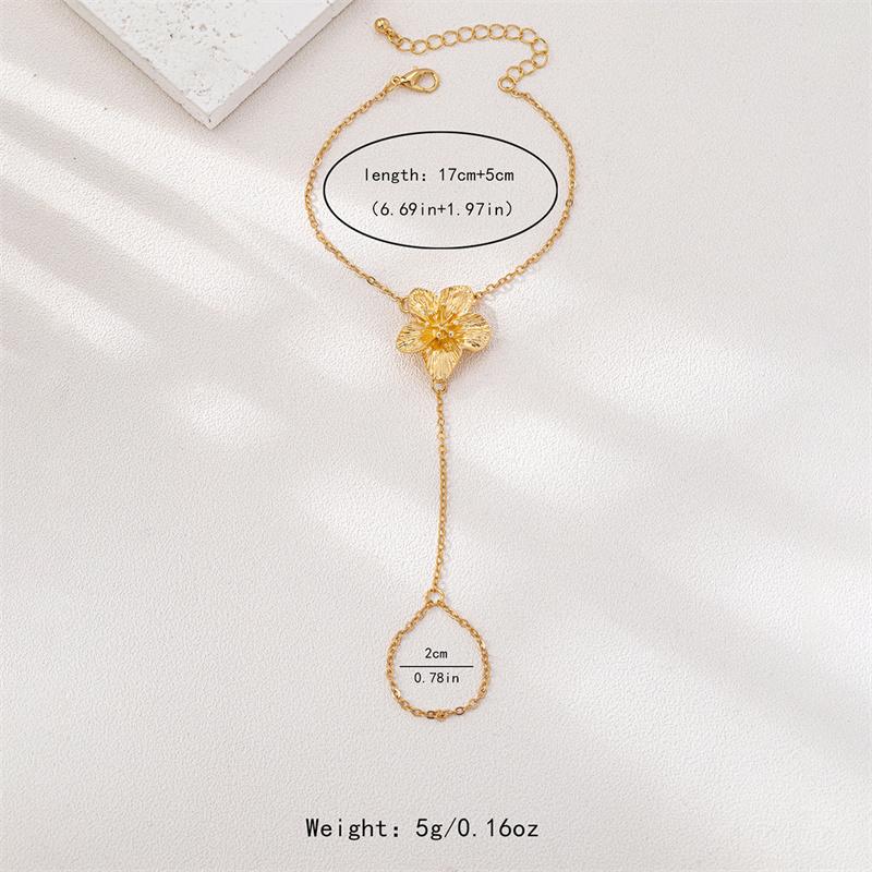 Elegant Metal Textured Flower Hand Chain for Women Minimalist Thin Chain Finger Ring Bracelet Aesthetic Y2K Summer Jewelry Gift