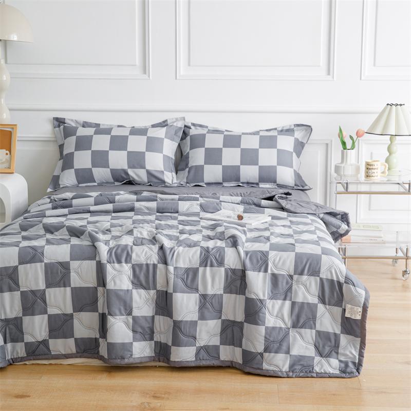 Daisy Printed Quilted Summer Quilt Soft Breathable Single Double Blanket Washable Thin Comforter with Pillowcase