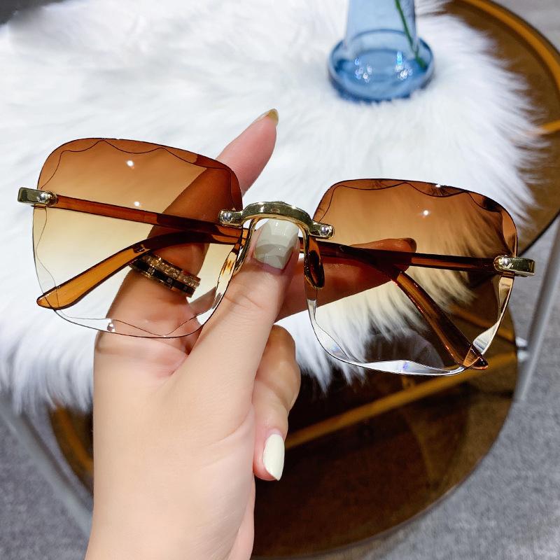 New Rimless Women Sunglasses Fashion Gradient Lenses Vintage Alloy Legs Classic Designer Shades UV400 Protection