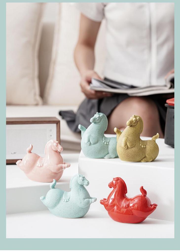 Modern Minimalist Ceramic Rocking Horse Ornament - Cute Green & Pink Tea Pet Decor for Home