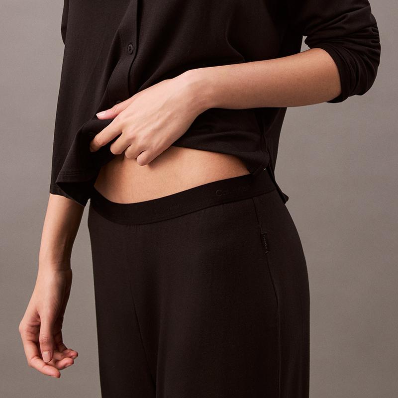 Calvin Klein Soft Stretch Straight Leg Casual Lounge Pants Women bottoms Space-Black QS7285