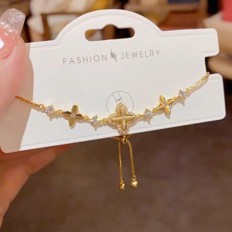 Cool Pull Temperament Winter Snowflake Exquisite Light Luxury Niche Design Zircon High-End Jewelry Adjustment Fashion Bracelet