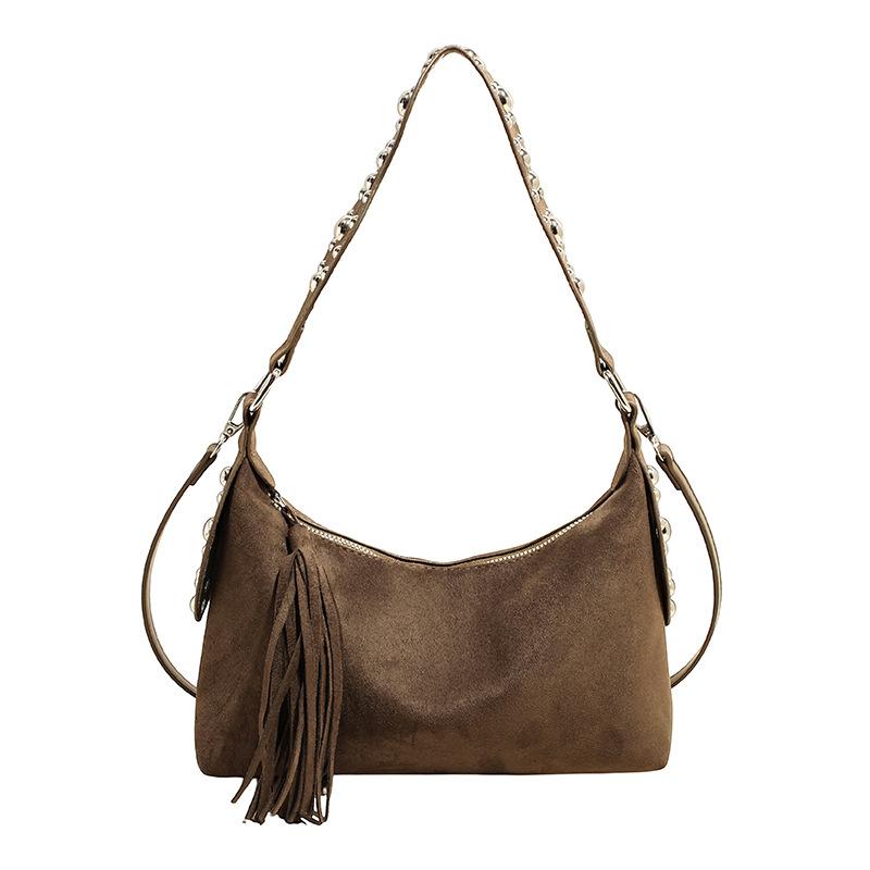 

New foreign style fringed high-end underarm bag women s versatile retro commuter messenger bag niche fashion shoulder bag зелёный