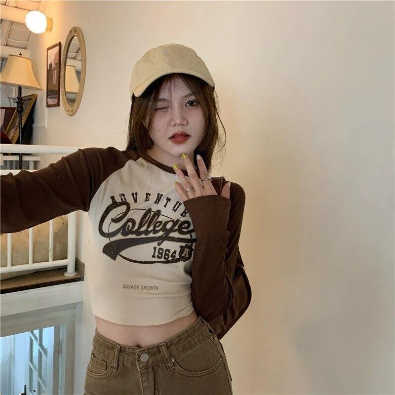 2KWEIRD Damska Koszulka Y2k Krótki Top Letni Seksowny Z Długim Rękawem Nadruk Litery Krótki Estetyczny Grunge Harajuku Vintage Koreańska Moda Ubrania