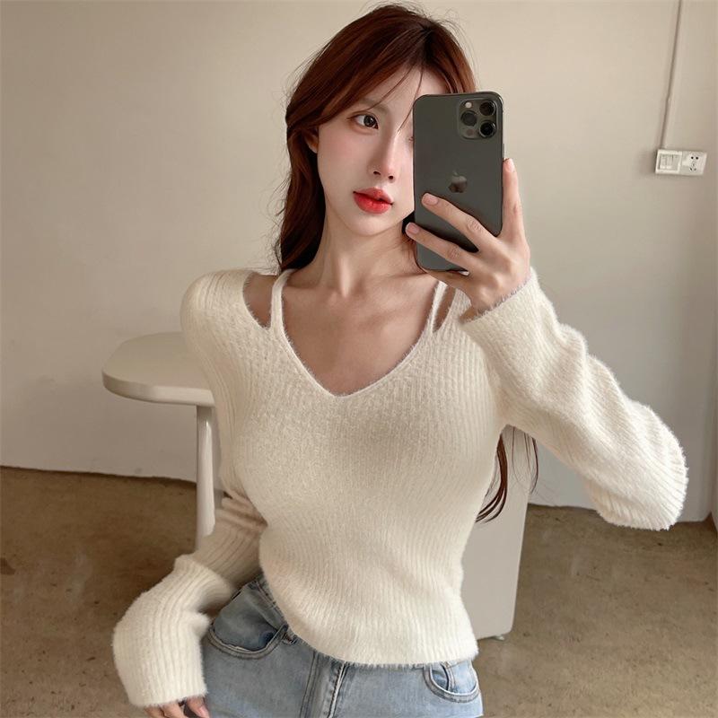 

Autumn and winter new Spice Girl mink hair knitted V-neck short shirt with white sweater for women one size fits all