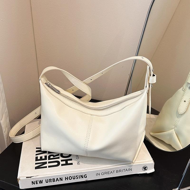 Niche Design Bag Women's New Casual Large-capacity Shoulder Messenger Bag Versatile Simple Dumpling Bag