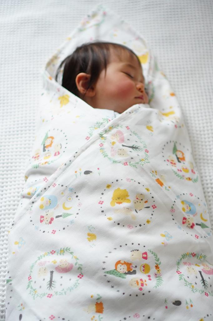 Vit Heart Sanrio Baby Flower Ring Gauze Swaddle White (SB04S)