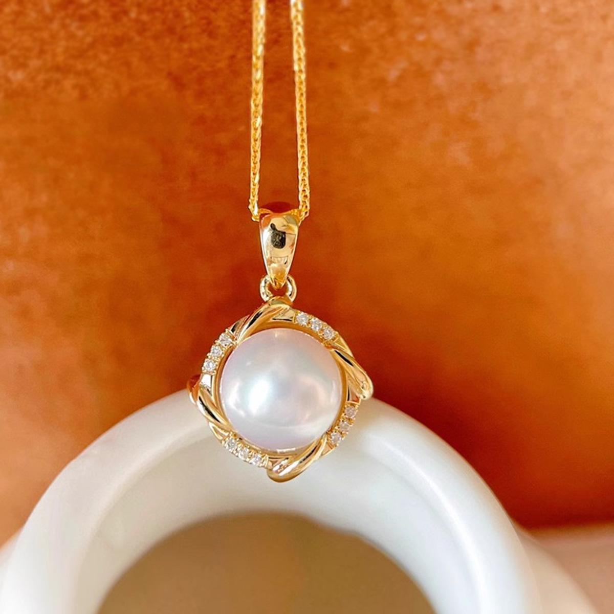 

Red Elk s925 Sterling Silver Pearl Swirl Necklace: Elegant, Versatile, and Exquisite Design for Women. 925 Sterling Silver