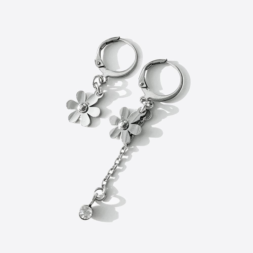 Rush Off Surgical Steel Asymmetrical Flower Earrings
