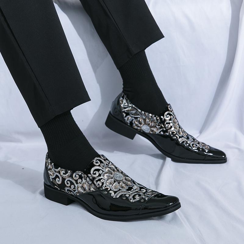 Fashion Men's Casual Leather Shoes Metal Decor Loafers For Men Moccasins Slip-on Bright Wedding Shoes Man Zapato Cuero Hombre