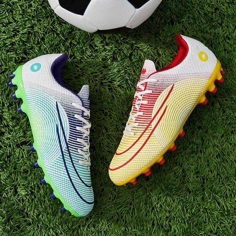 

Цена сломанных тренировок отличная, пара спортивной обуви из травы мандаринки для женских студенческих футбольных соревнований 2025 года, для мужских соревнований, 33