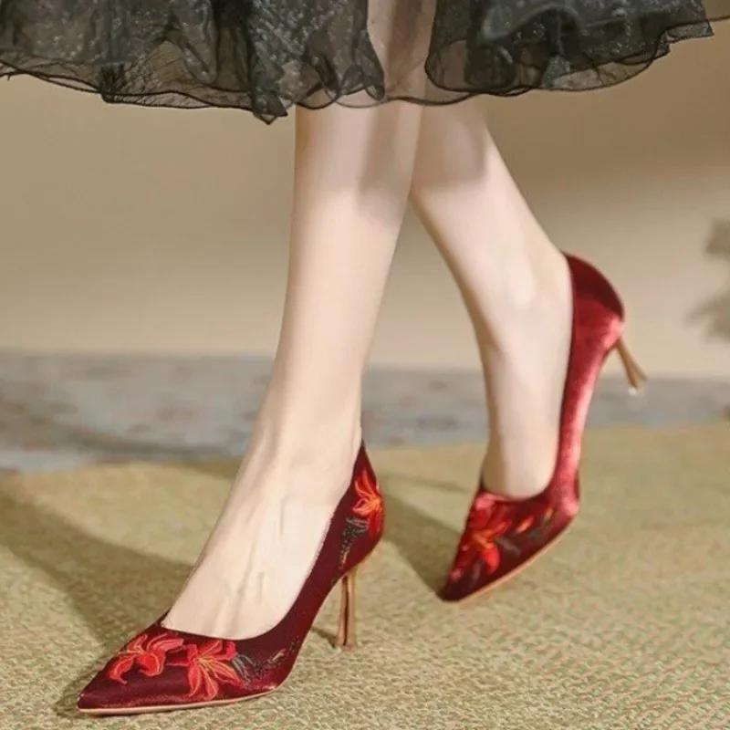 2025Autumn New Thin Heel Single Shoes Women's Pointed Shallow Mouth Cloth Surface Embroidered Slip-on High Heels