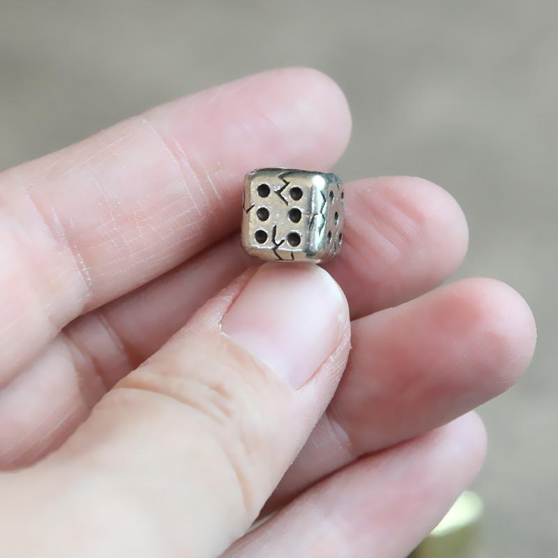 Retro Dice Brass Knife Beads EDC Outdoor DIY Paracord Bracelet Accessories Key Chain Woven Paracord Rope Decompression Toy Edc