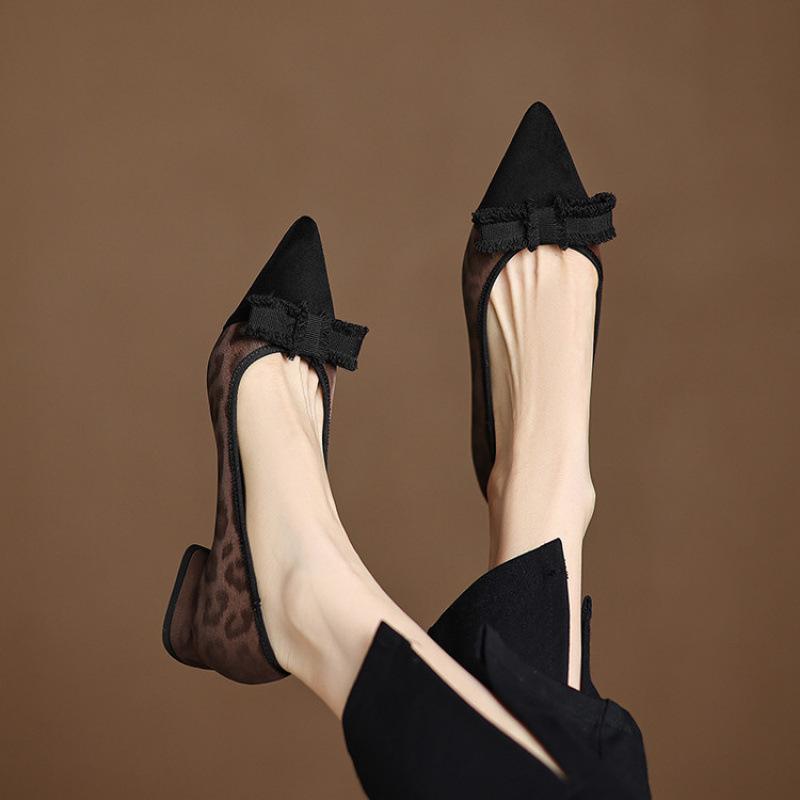 

Four seasons wear women s one-pedal pointed casual single shoes lazy shoes low heel shallow mouth large size shoes new women s shoes leopard print 39