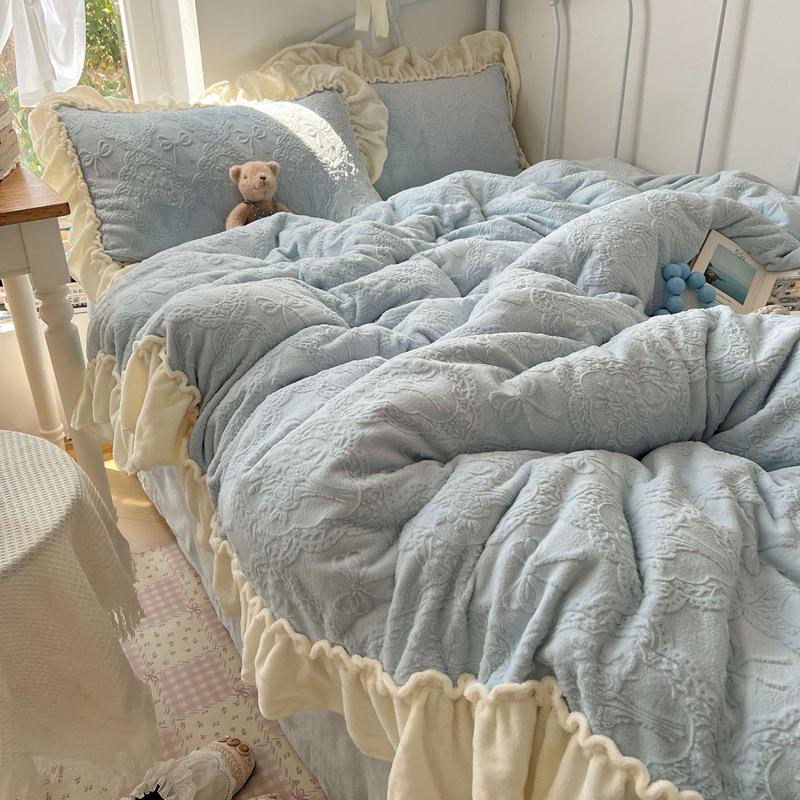 Princess Style Winter Carved Velvet 4-Piece Bedding Set: Class A Mother and Baby Warm, Thick Lace Quilt Cover