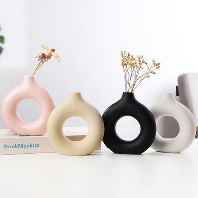 Kreative Donut-förmige Kunststoffvase im neuen chinesischen Stil, kreisförmige Hohlvase, Blumenarrangement-Zubehör, Wohnzimmer-Desktop-Dekor