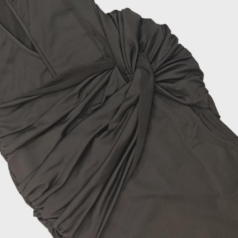 2024 Herbst/Winter Tief ausgeschnittenes Langarm-Maxikleid mit Plissee und hohem Schlitz