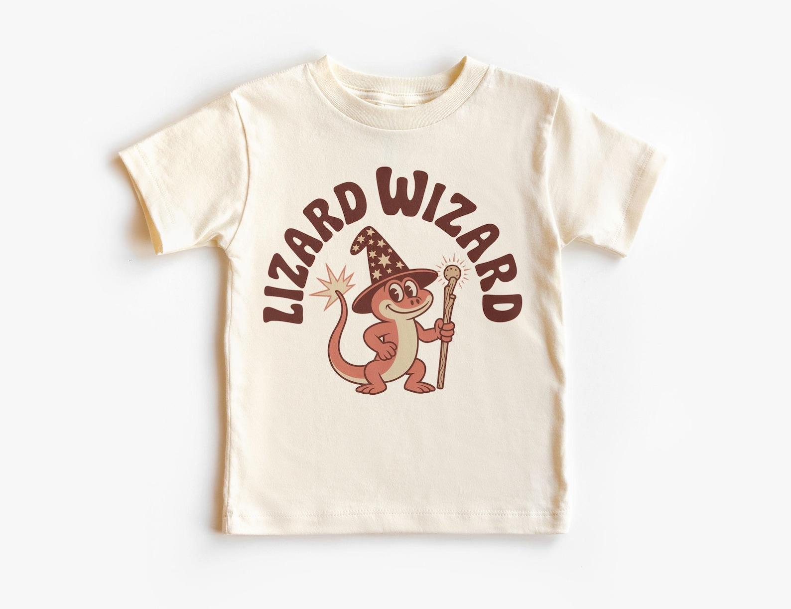 Retro Fantasy Lizard Wizard Kids Funny Magic Gecko T-Shirt – Cute Reptile Pet Owner Unisex Tee – Magical Wizard Animal Graphic Top for Kids 110