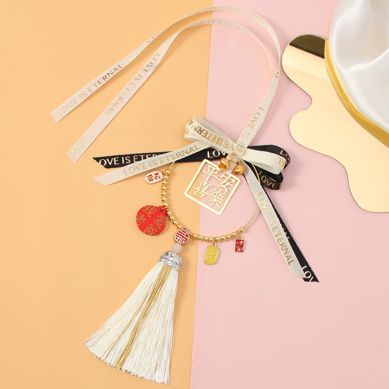 

TikTok-Inspired New Year Car Pendant: Handmade Decorative Ornament for Peace & Joy Finished Product