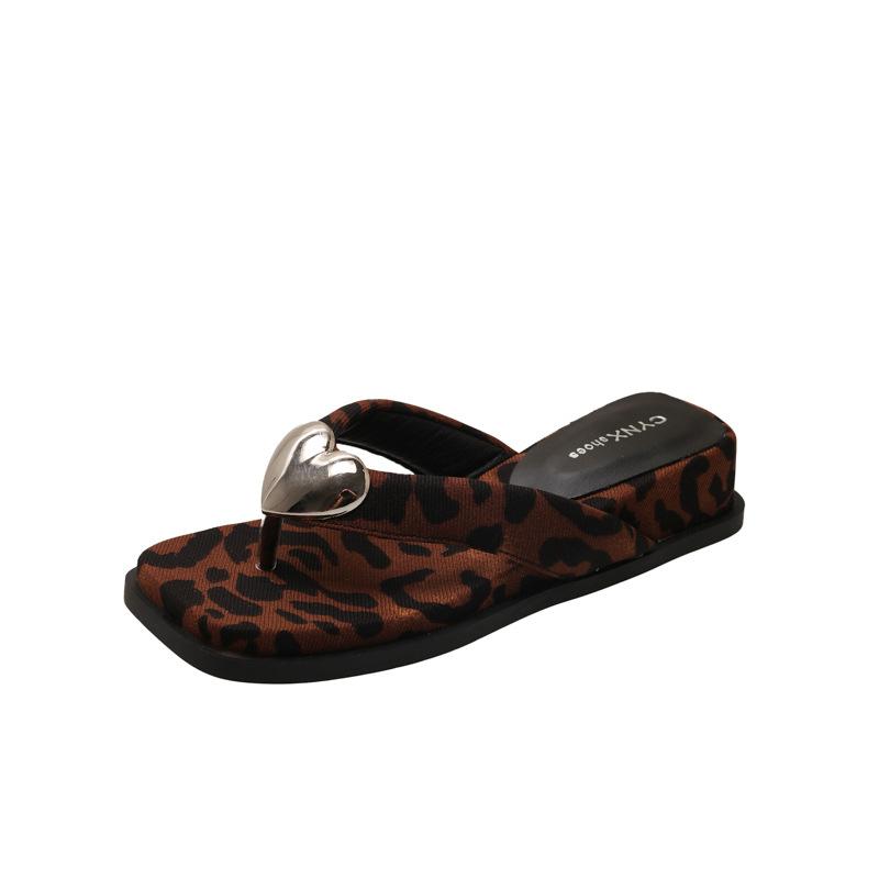 

2025 summer new metal buckle flat-bottomed slippers women s outer wear toe flip-flops round head casual sandals 40