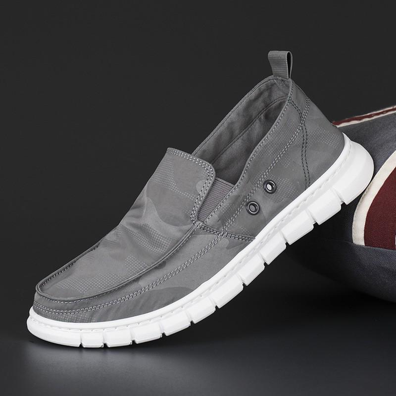 Men's Korean Style Spring Canvas Slip-On Casual Shoes - Breathable, Fashionable, Flat Bottom, Low-Top Board Shoes.
