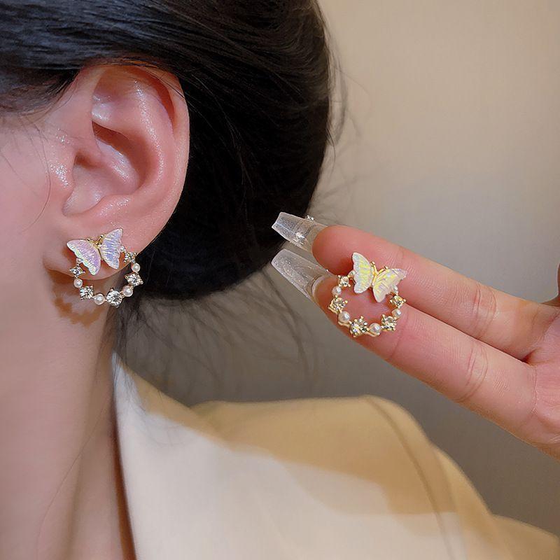 White Acrylic Butterfly Charms Stud Earrings for Women Imitation Pearl Crystal Round Circle Earrings Geometry Jewelry