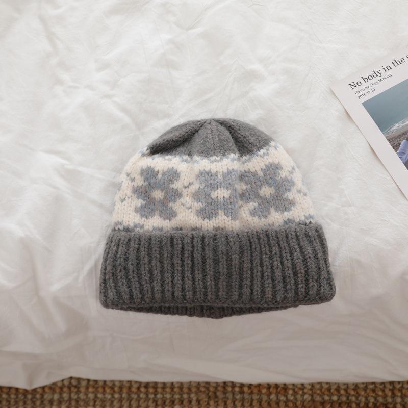 Blumen gestrickt Stilvolle und Warme Wollmütze Kinder Ohrenschutz für Herbst und Winter Rundes Gesicht Kaltmütze Winterstrickmütze Schulstil
