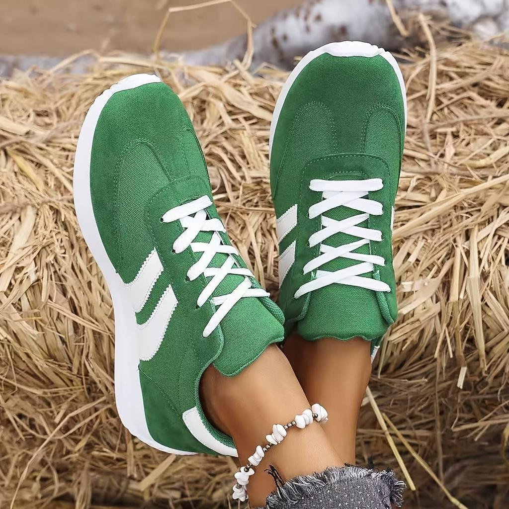 Damen Klassische Mode-Sneaker - Grüne Freizeit-Sneaker mit weißen Schnürsenkeln, Bequeme Slipper für alle Jahreszeiten, Lässiges Schuhwerk Geometrisch