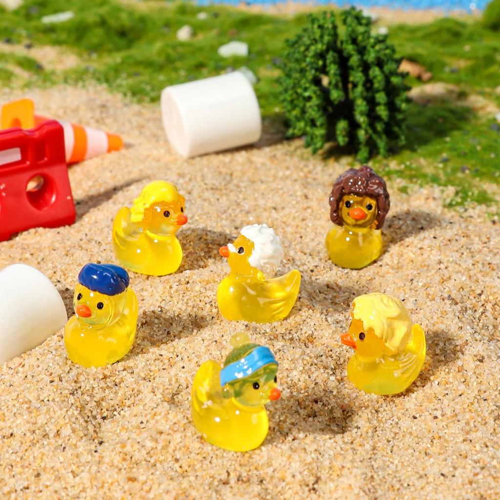 10 / 20PCS Glow In Dark Artist Duck Figurines Luminous High Quality Durable Design Safe for Children Mini Resin Decor Ideal For Valentine Christmas P