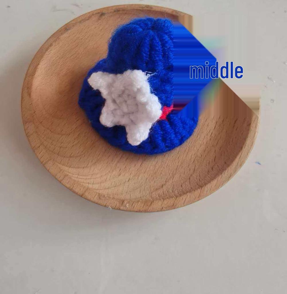 Valentine's Pearl Desktop Goose Set with Mini Knitted Hat & Adjustable Wings Clothing