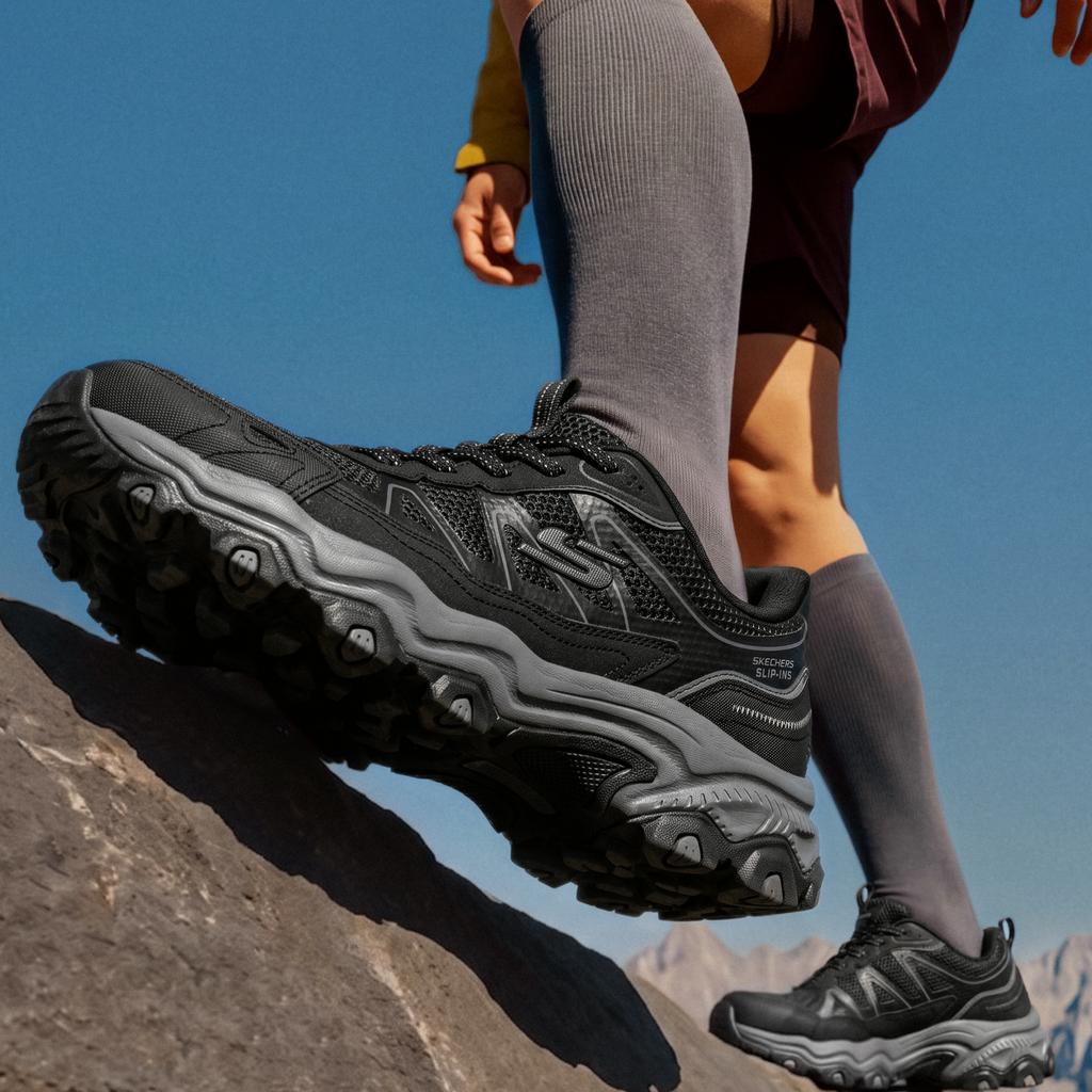 Skechers Outdoor Mens Mesh Comfortable Soft Slip-Resistant Durable Low-Top Hiking Shoes Men Hiking Shoes Black 237867-BKCC
