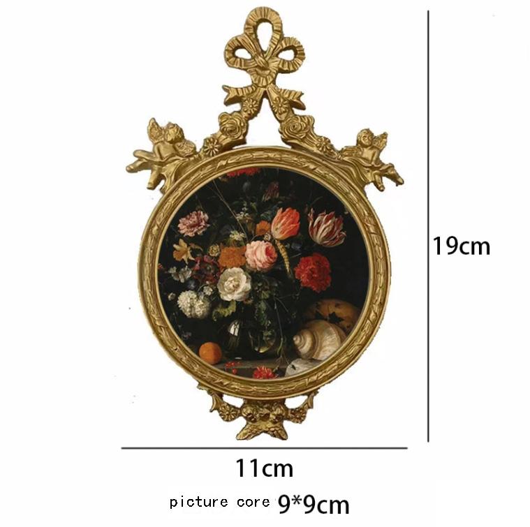 European Vintage Artistic Luxury Relief Photo Frame Resin Adornments Home Room Wall Murals Picture Frame Decoration Accessories