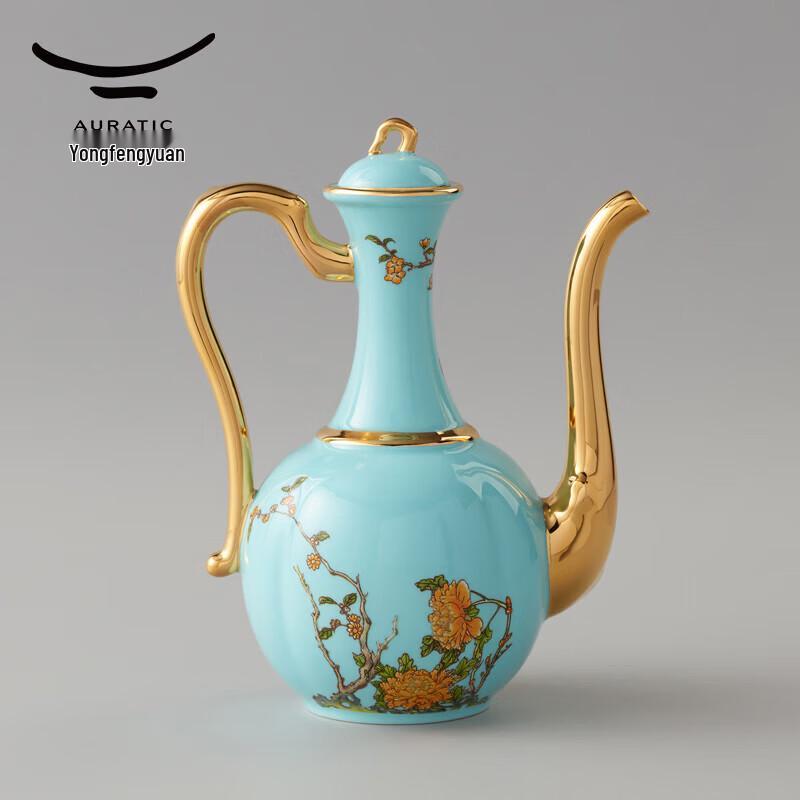 Yongfengyuan Madam Porcelain 10-Piece Chinese Liquor Set