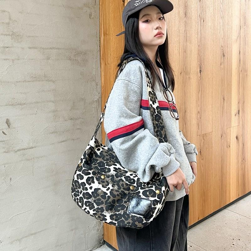 Niche Leopard Print Canvas Tote Bag Women's Bag Casual Large Capacity Fashion Handbag Korean Version Casual Shoulder Messenger Bag