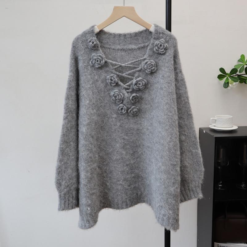 Autumn and winter new three-dimensional flower knitted sweater top design sense loose soft waxy sweater pullover women