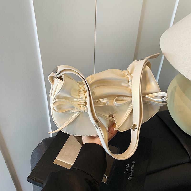 

Нишевая сумка в балетном стиле женская новая модная универсальная сумка-мессенджер летняя на плечо под мышку плиссированная сумка белый