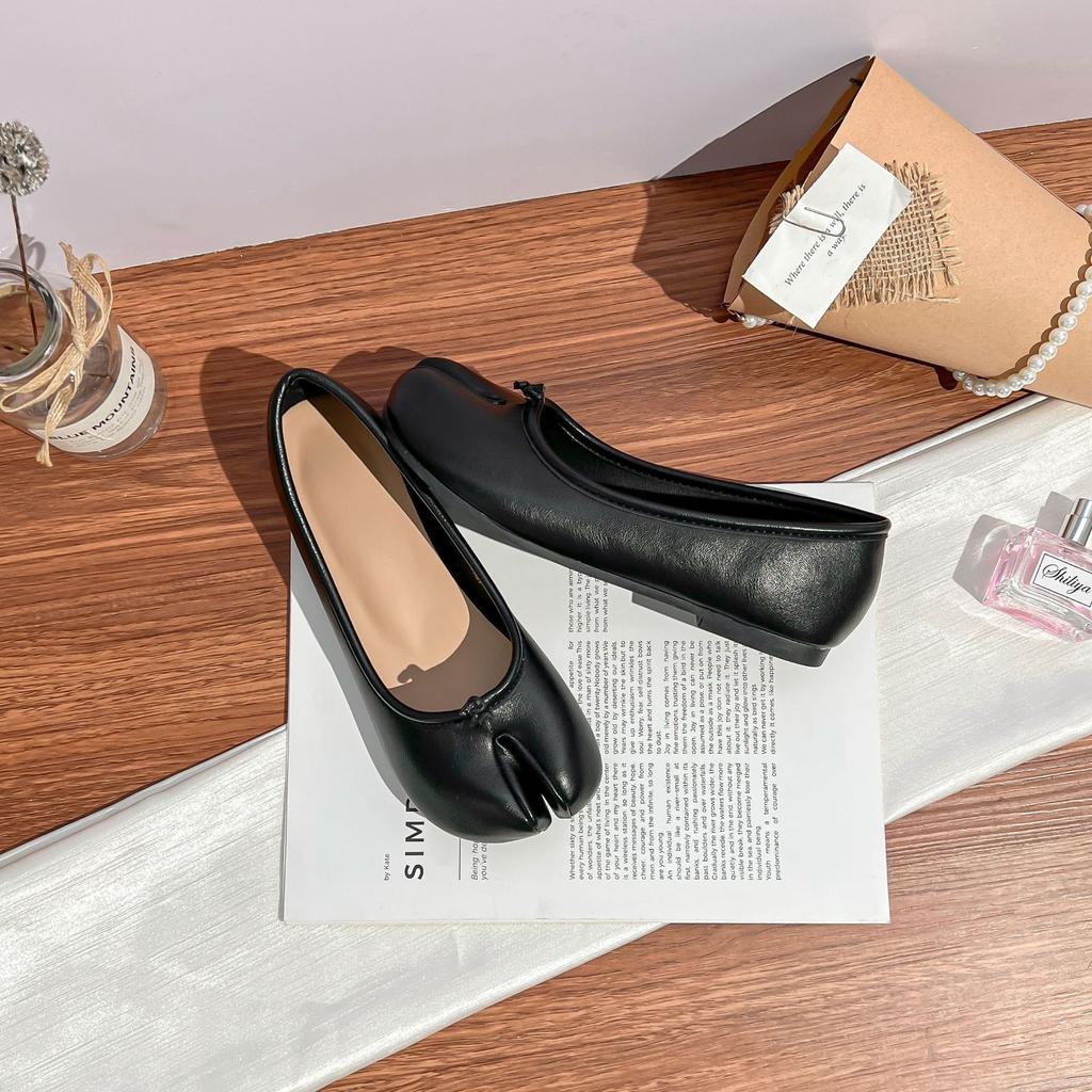 Autumn new pig's trotters, split-toed shoes, casual wind, outdoor wear, high-end comfortable soft leather flats, women's 2025 new models