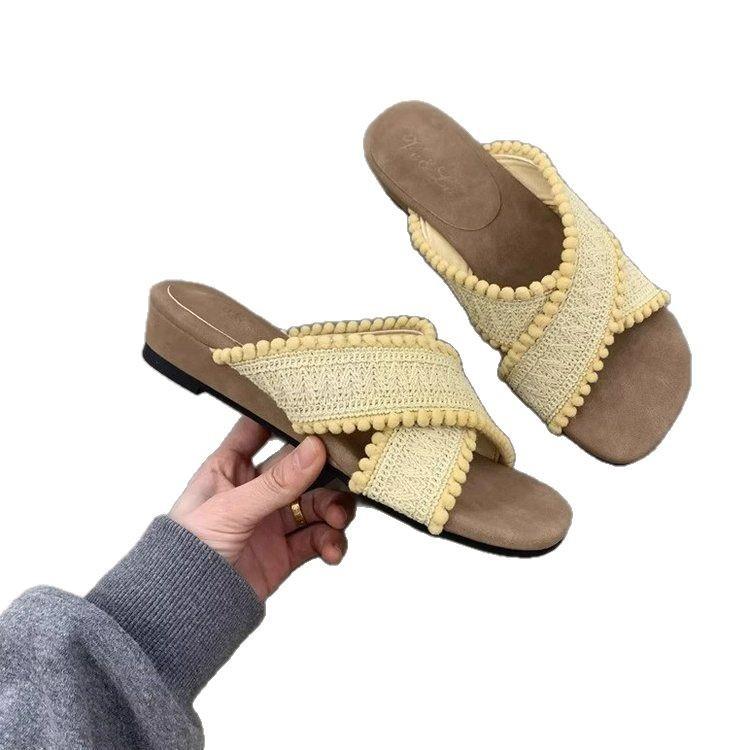 Famous Style Retro Woven One-word Drag Girl Summer 2025 New Outer Wear Seaside Vacation Sexy Open-toed Beach Shoes