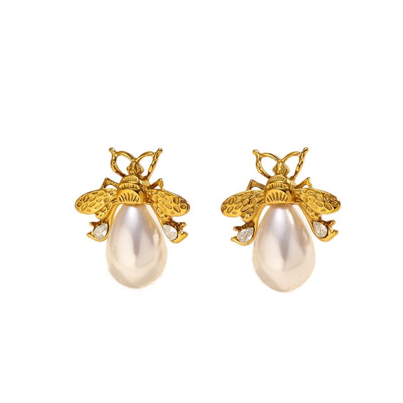 European and American retro bee pearl titanium steel stud earrings women's fashion temperament light luxury stainless steel earrings electroplated 18K