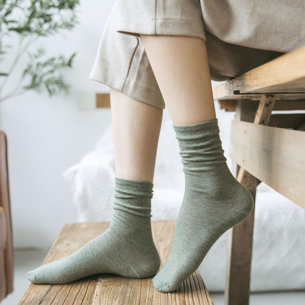 Female Autumn and Winter New Products Retro All Match Pure Color Cotton Tube Stack Socks