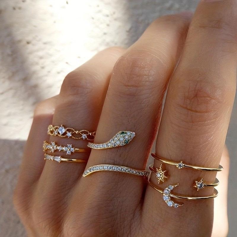 10-Piece Star and Moon, Heart, and Leaf Knuckle Ring Set - Creative Retro Women's Rings