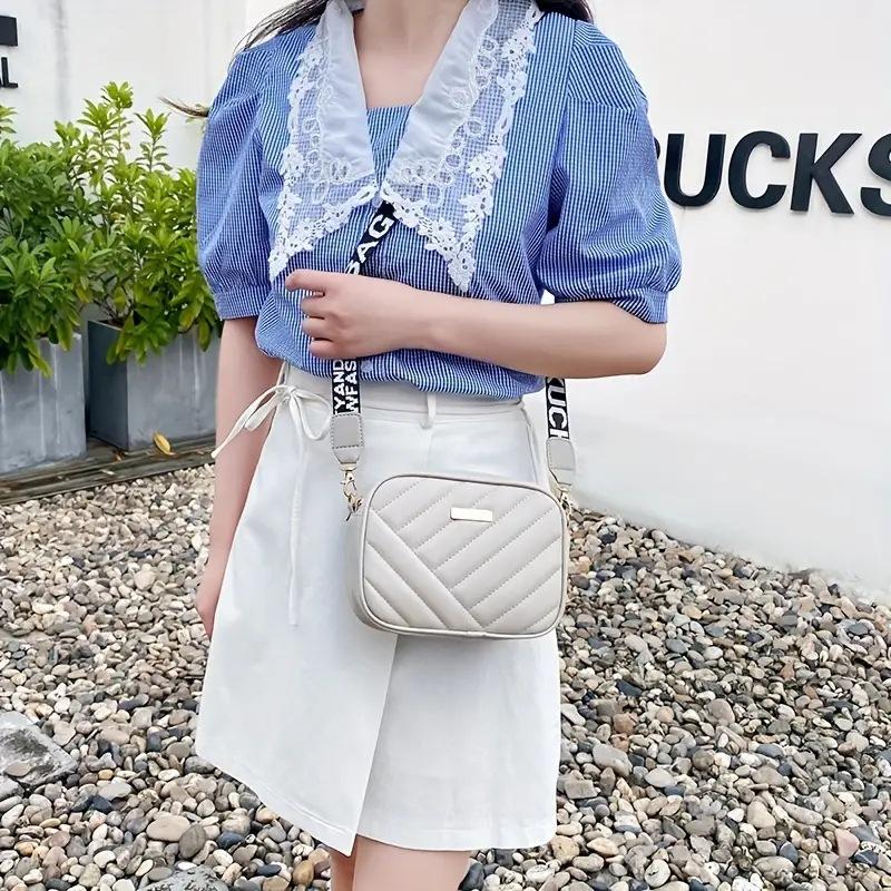 High Quality Women's PU Rolling Strip Camera Bag Shoulder Bag Mobile Phone Bag Casual Crossbody Bag