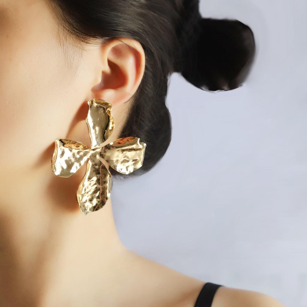 irregular pleats vintage textured metal clover exaggerated stud earrings European fashion earrings summer
