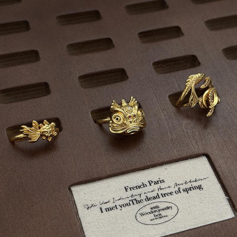 Every Year, There Are More Than Three-Dimensional Goldfish, Dragon-Shaped Auspicious Clouds, Diamond-Encrusted Zirpen Rings, Transshipment