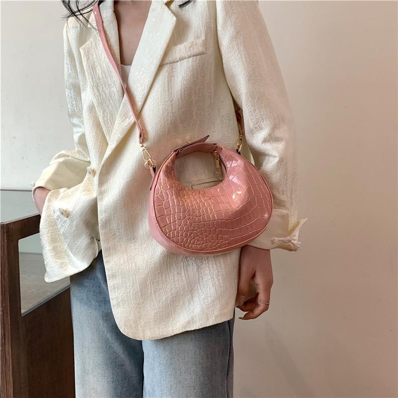 Trendy Retro Women's Crescent Shoulder Bag For Spring 2024 Fashionable Pu Leather
