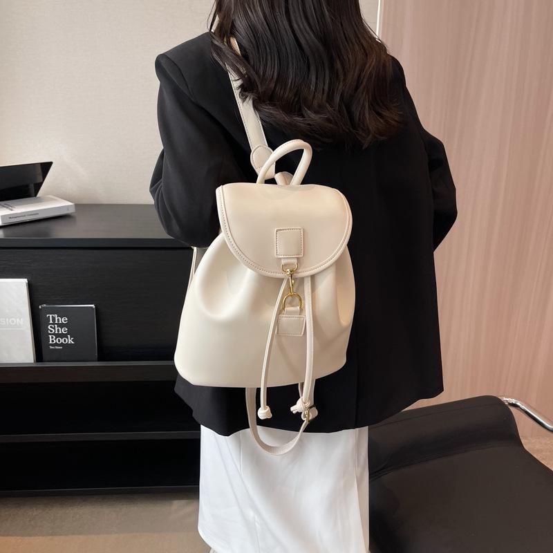 Large Capacity Bag Women's Bag 2025 New Summer Backpack Student Schoolbag Women's Travel Texture Small Backpack