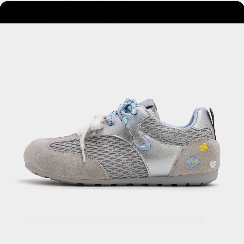 

Blue Cabinet Flora~ Mesh breathable German training shoes for women s autumn new 2025 casual versatile sports shoes for women 35 серебряный серый
